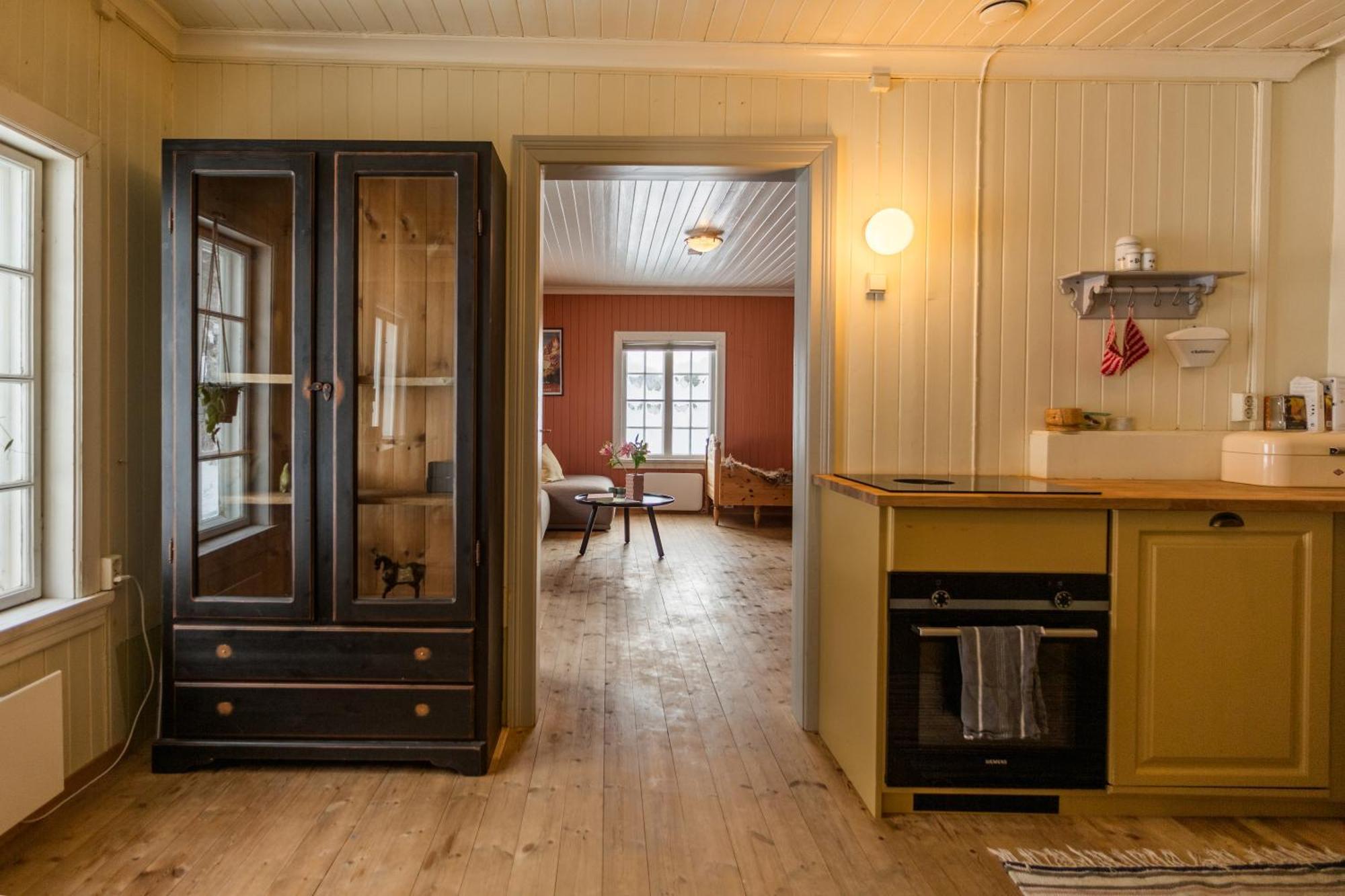 Experience Jotunheimen From Vevstogo - Sauna With A View And Eco Living In An Old School Building Appartement