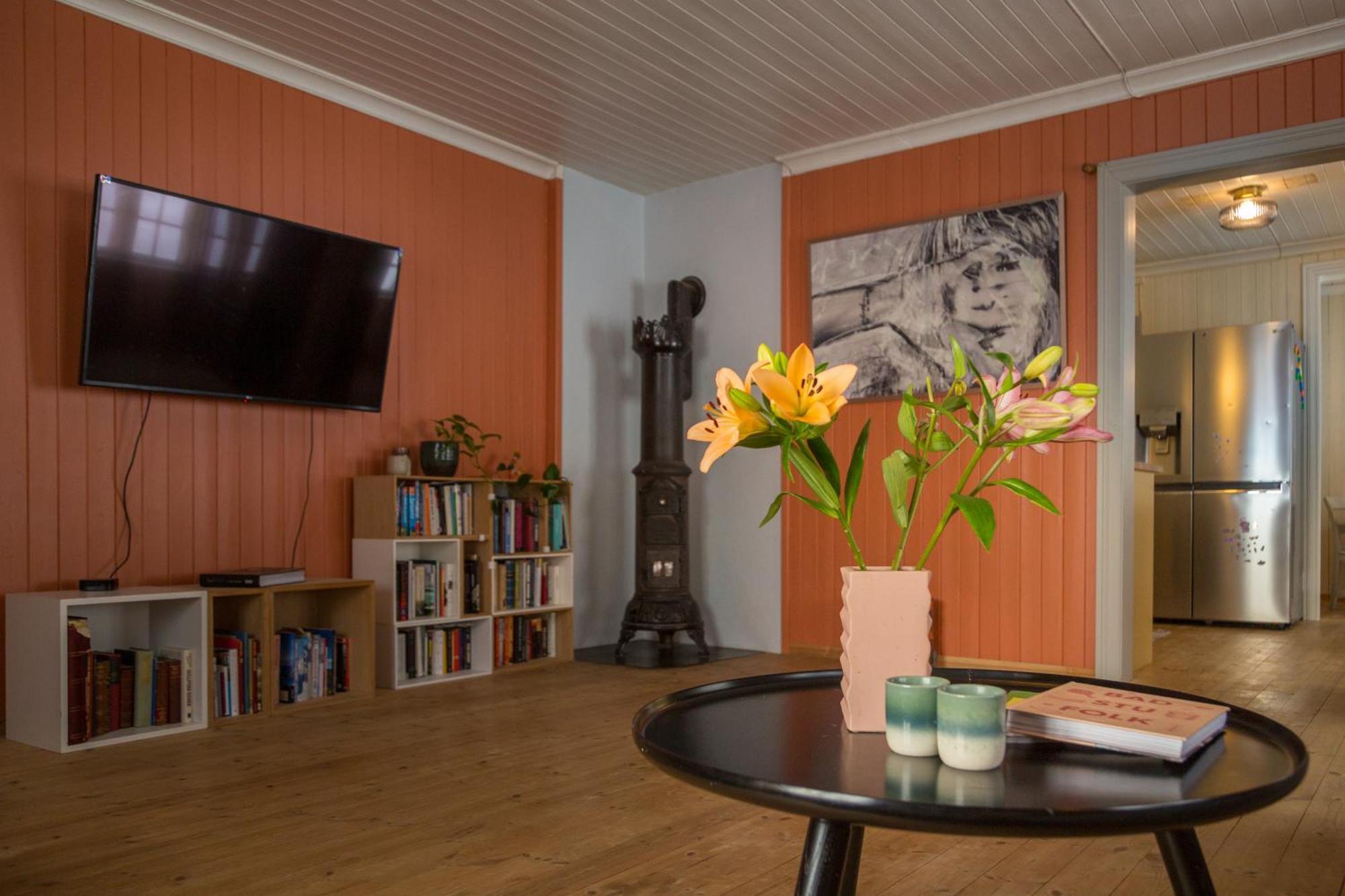 Experience Jotunheimen From Vevstogo - Sauna With A View And Eco Living In An Old School Building Vestre Slidre