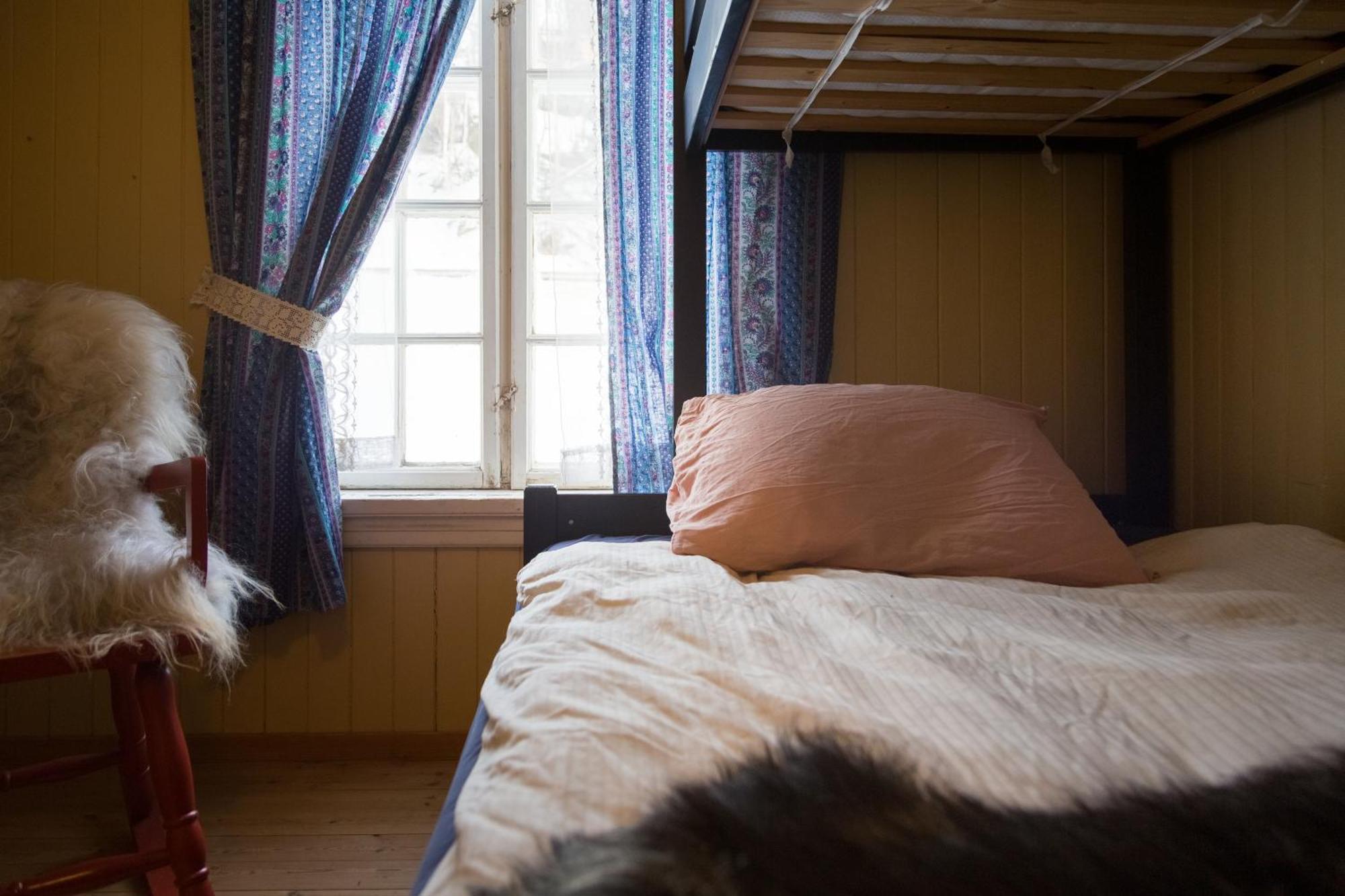 Experience Jotunheimen From Vevstogo - Sauna With A View And Eco Living In An Old School Building